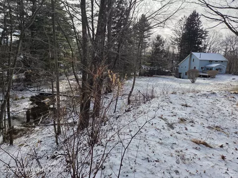 210 Victory Ln, Stroudsburg, PA 18360