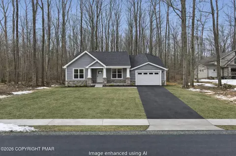 37 Lyman Ln, Clifton Township, PA 18424
