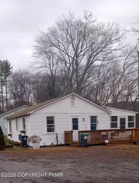 618 Mccabe Ln, Stroudsburg, PA 18360