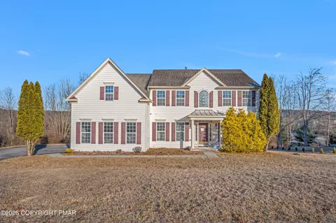 124 Milestone Dr, East Stroudsburg, PA 18302