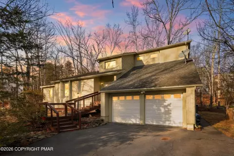 315 Rolling Hills Dr, East Stroudsburg, PA 18302