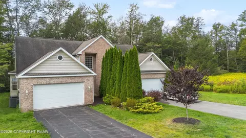 32 Pine Tree Dr, Covington Township, PA 18424