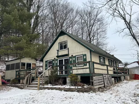 5062 Pine Ridge Rd N, East Stroudsburg, PA 18302