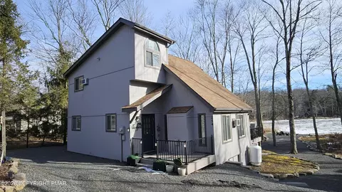 254 N Arrow Dr, Pocono Lake, PA 18347