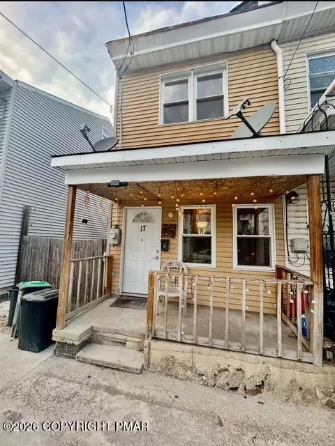 17 E Pine St, Mahanoy City, PA 17948