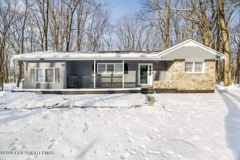 110 Linden Loop, Pocono Summit, PA 18346