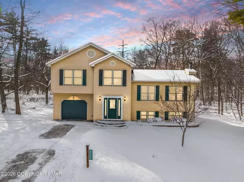 322 Ash Ter, East Stroudsburg, PA 18301