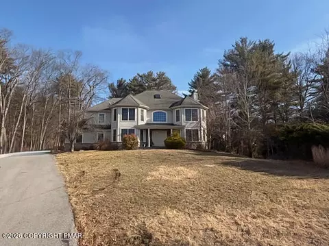 4515 Tee Dr, East Stroudsburg, PA 18302