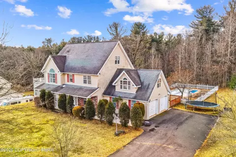 2247 Reo Dr, Effort, PA 18330