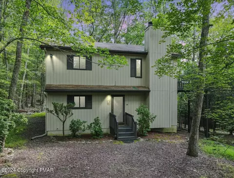 158 Forest Dr, Canadensis, PA 18325