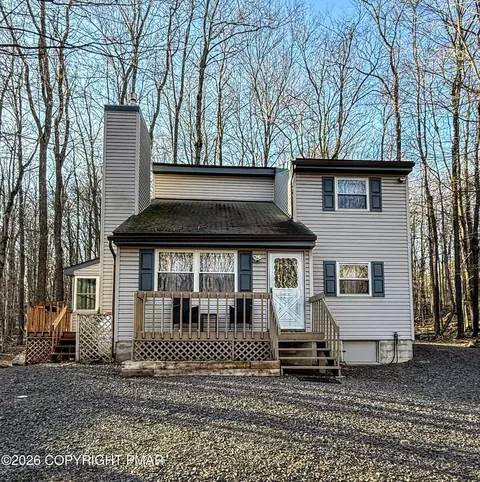 95 W Creekview Dr, Clifton Township, PA 18424