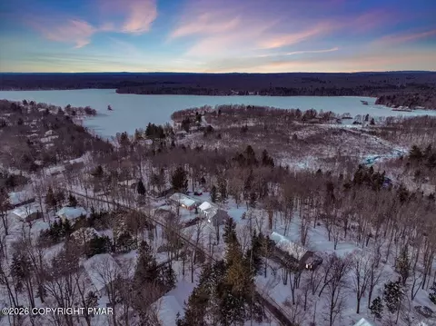294 Stillwater Dr, Pocono Summit, PA 18346