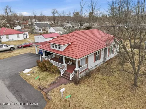 120 Leafy Greene St, Stroudsburg, PA 18360
