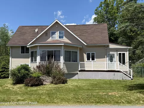 7639 Lake Shore Dr, Pocono Lake, PA 18347