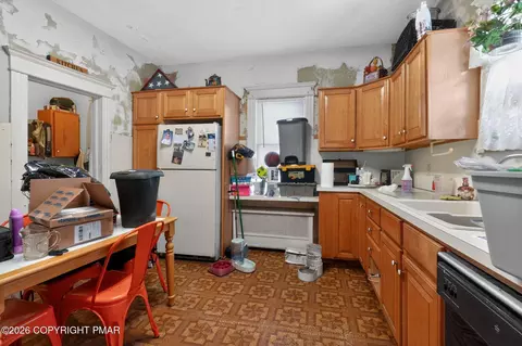 115 Hull Ave, Olyphant, PA 18447 photo 14