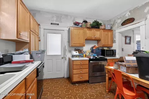 115 Hull Ave, Olyphant, PA 18447 photo 15