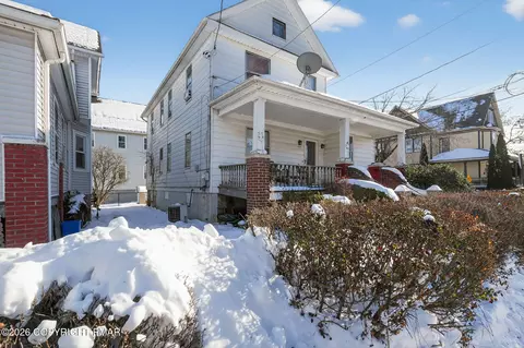 115 Hull Ave, Olyphant, PA 18447