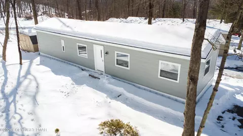 128 Bartion Ct, Bartonsville, PA 18321