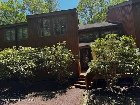 29 Falcon Run, Lake Harmony, PA 18624