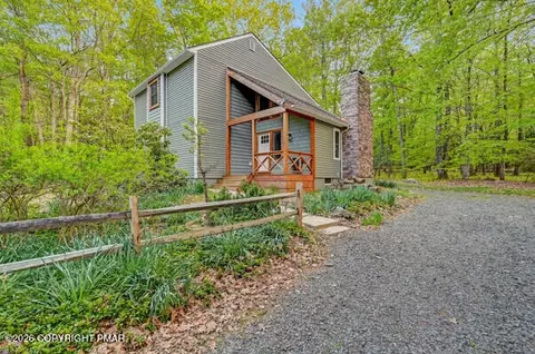 288 Moseywood Rd, Lake Harmony, PA 18624