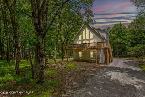91 Caedman Dr, Albrightsville, PA 18210