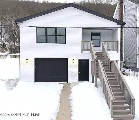 255 E Railroad St, Nesquehoning, PA 18240