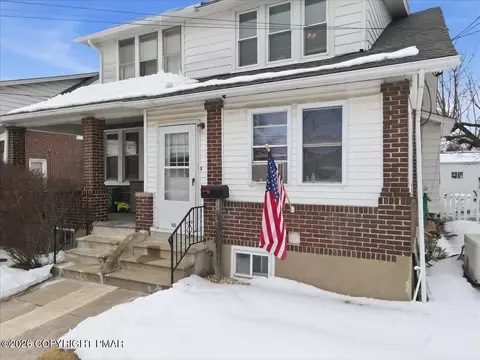 405 E Landis St, Coopersburg, PA 18036