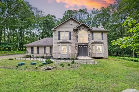 191 Cedar Ln, Canadensis, PA 18325