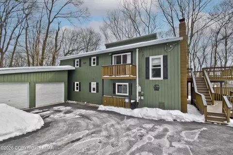 1020 Mountain Ave, Pen Argyl, PA 18072