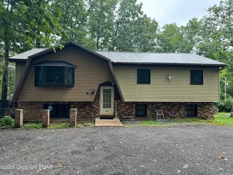 8044 Promontory Dr, White Haven, PA 18661