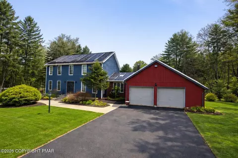 5602 Broadacre Dr, Stroudsburg, PA 18360