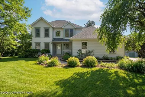 8824 Laird Dr, Stroudsburg, PA 18360