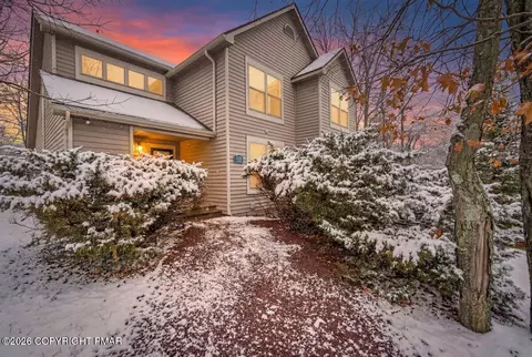 183 Hawthorne Ct, Tannersville, PA 18372