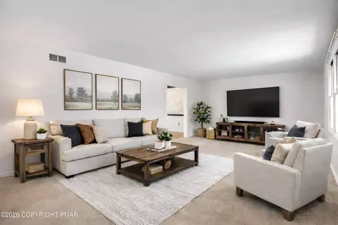 Living - 3901 Post Dr, Bethlehem, PA 18017 photo 1 of 8