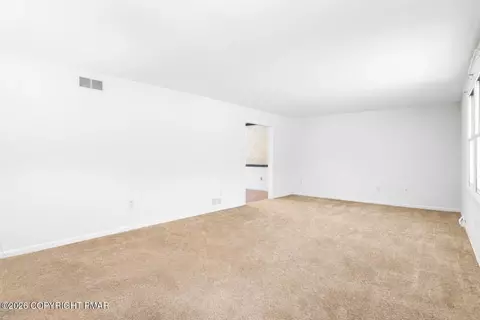Living - 3901 Post Dr, Bethlehem, PA 18017 photo 2 of 8