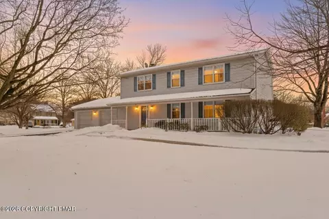 3901 Post Dr, Bethlehem, PA 18017