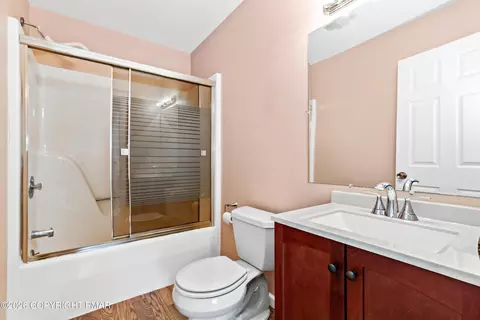 Bath - 3901 Post Dr, Bethlehem, PA 18017 photo 1 of 2