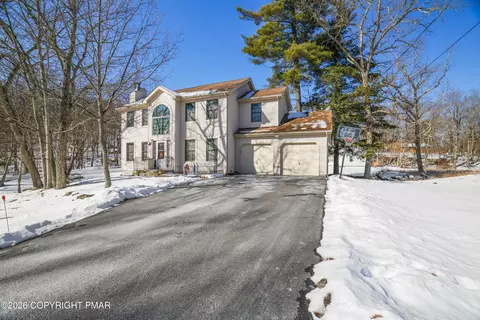 3220 Cherry Ridge Rd, Bushkill, PA 18324