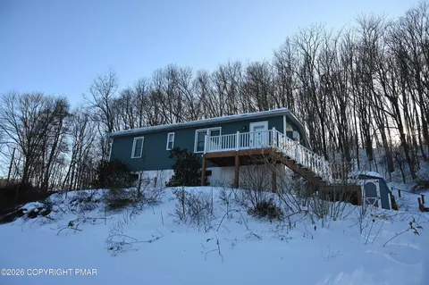 2123 Green Mountain Dr, East Stroudsburg, PA 18301