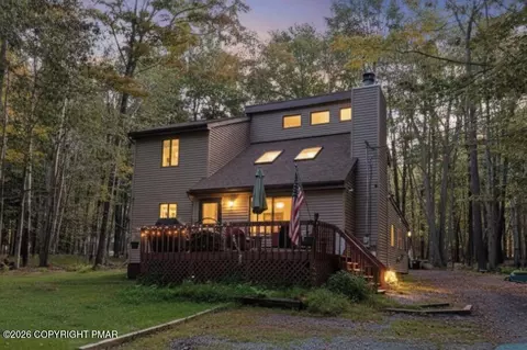 72 Creek View Dr E, Gouldsboro, PA 18424