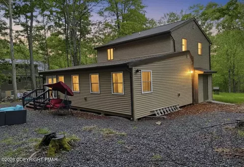 72 Creek View Dr E, Gouldsboro, PA 18424
