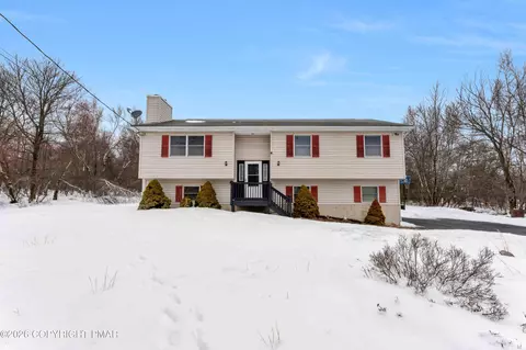 2083 Sun Valley Dr, Blakeslee, PA 18610