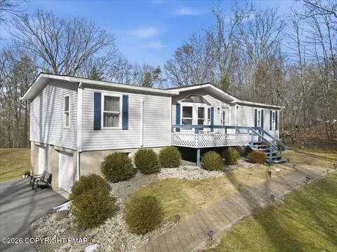 150 R Pope Rd, Stroudsburg, PA 18360