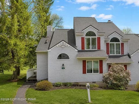 22 Mountainwoods Dr, Lake Harmony, PA 18624