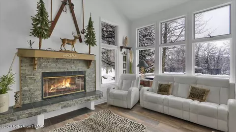 22 Mountainwoods Dr, Lake Harmony, PA 18624