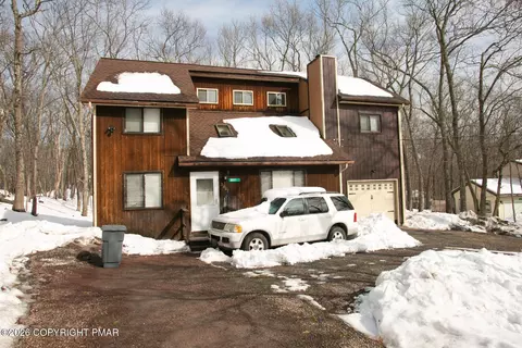3227 Stonehenge Dr, East Stroudsburg, PA 18301