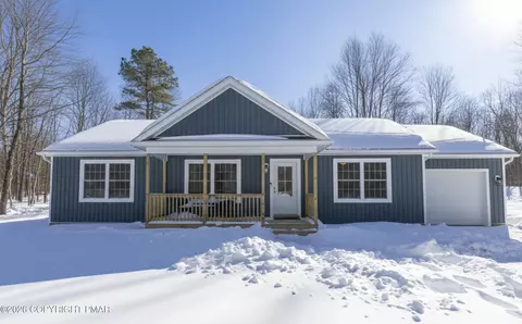 201 Sun Valley Dr, Blakeslee, PA 18610