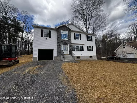 2319 White Oak Dr, Tannersville, PA 18372