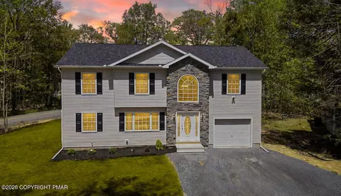 2319 White Oak Dr, Tannersville, PA 18372