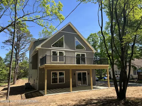 409 Towamensing Trl, Albrightsville, PA 18210